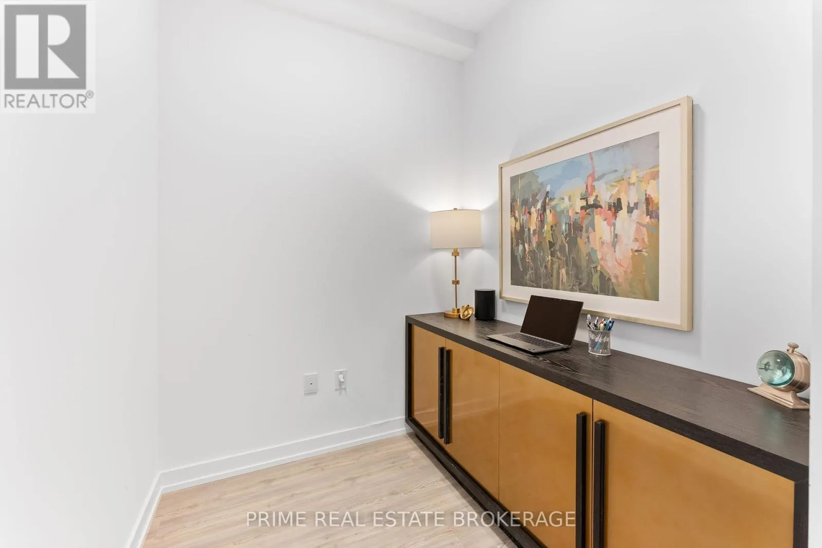 711 - 460 DUNDAS STREET E, #711