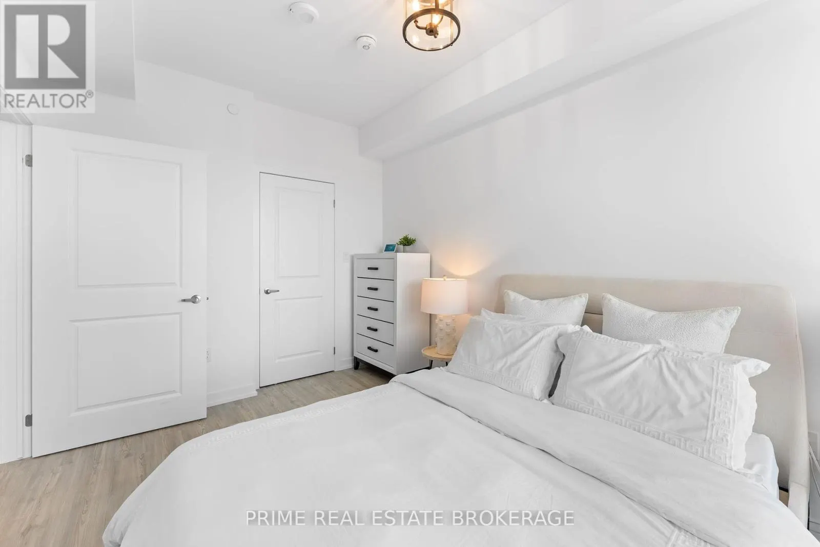 711 - 460 DUNDAS STREET E, #711
