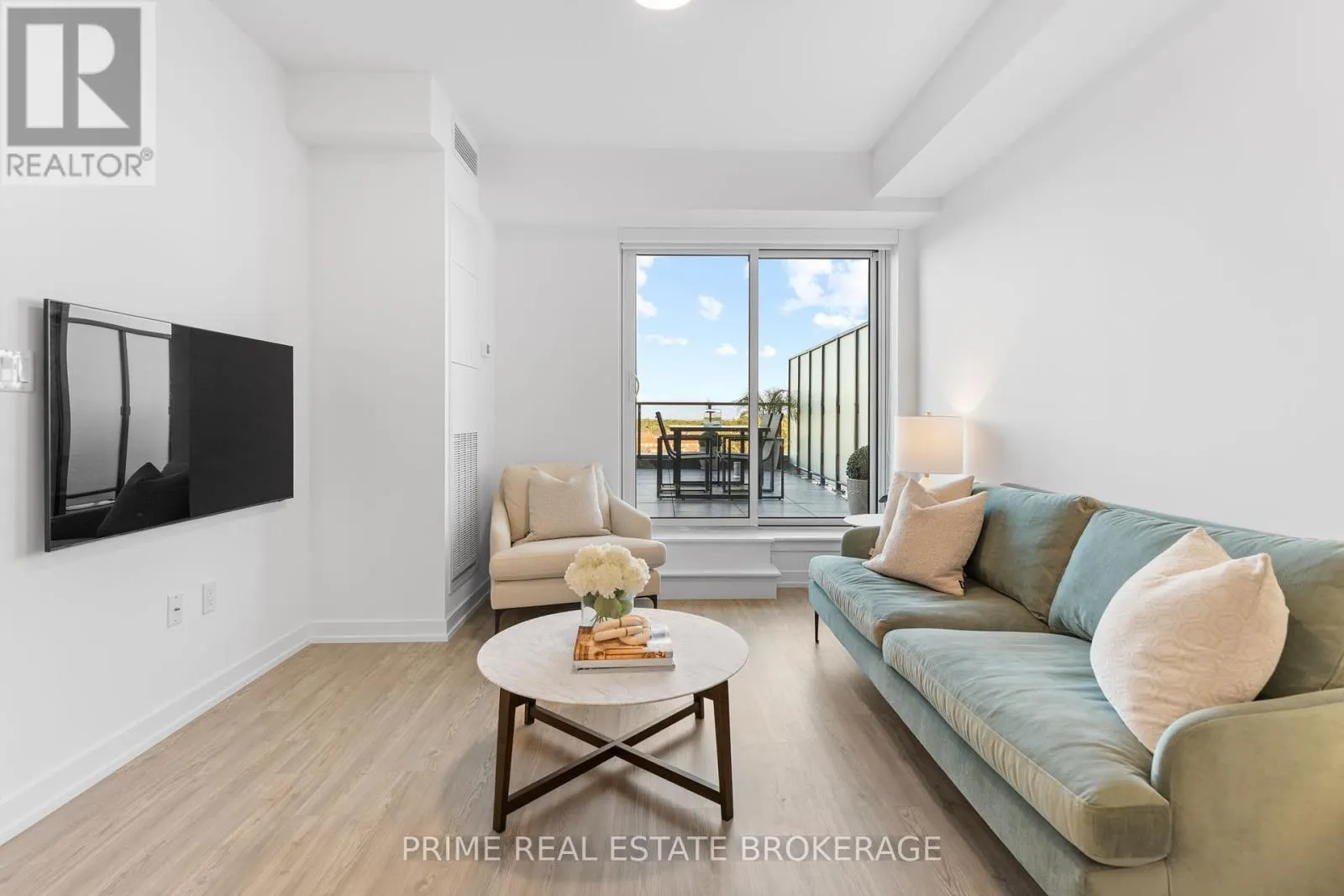 711 - 460 DUNDAS STREET E, #711