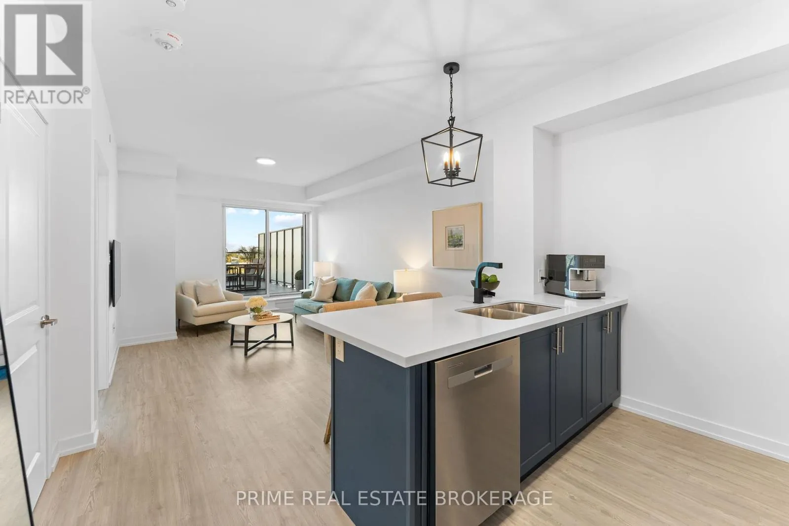 711 - 460 DUNDAS STREET E, #711