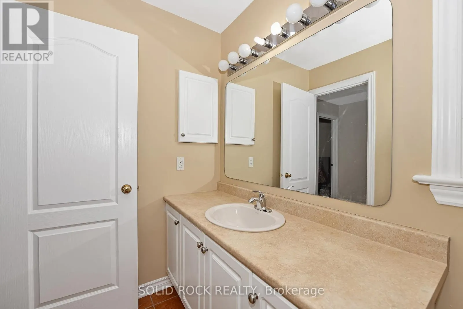 411 CACHE BAY CRESCENT E