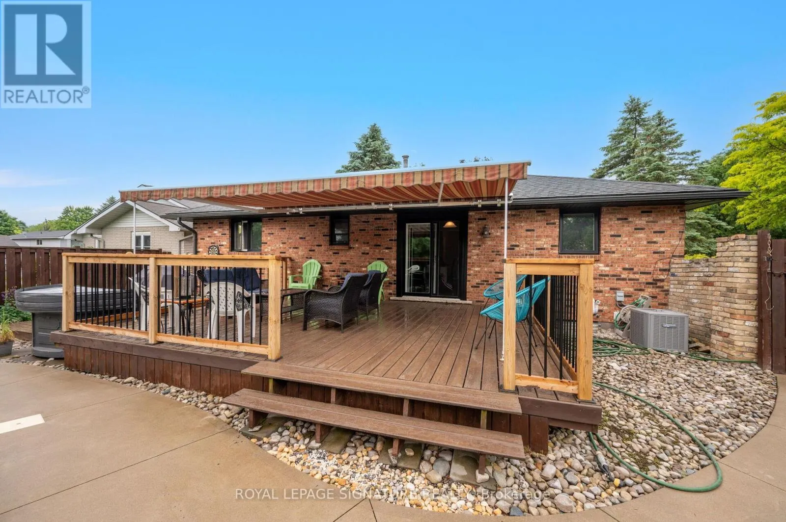 3 KAMPS CRESCENT
