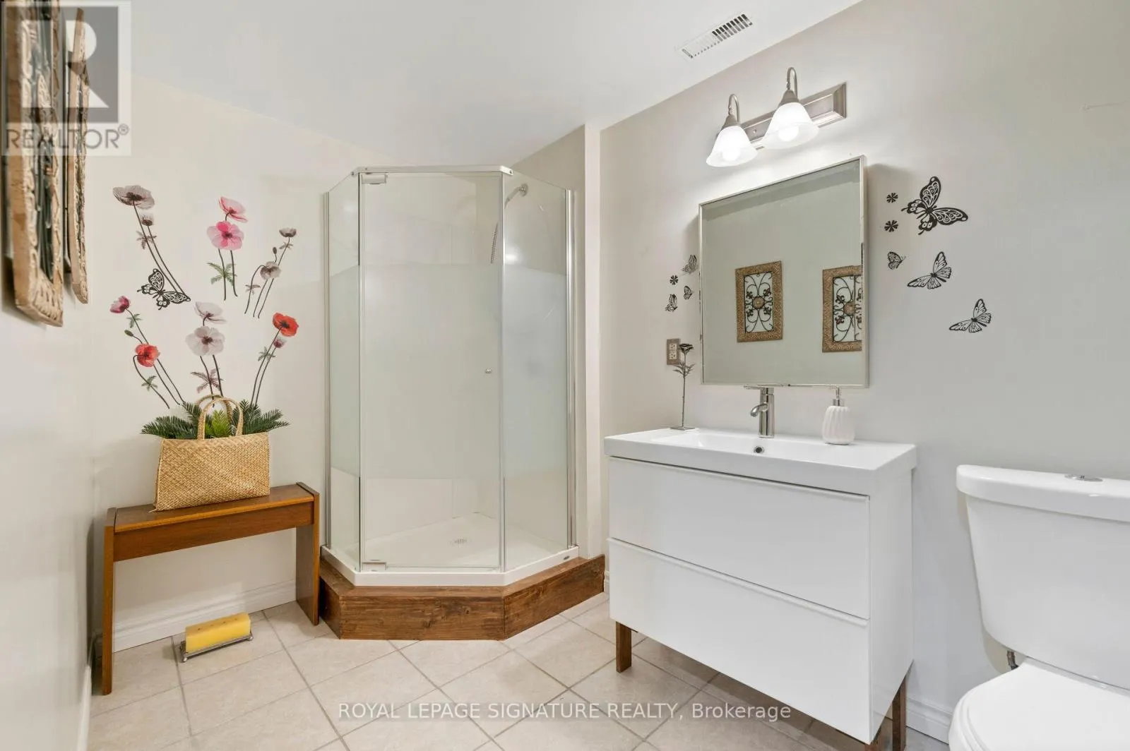 3 KAMPS CRESCENT