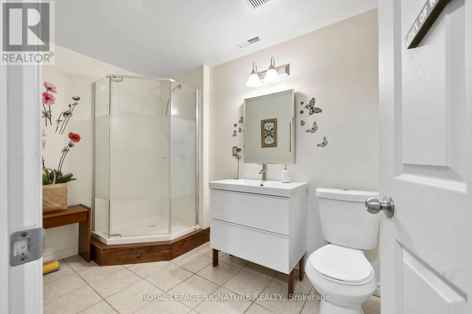 3 KAMPS CRESCENT