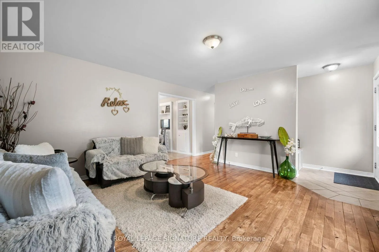 3 KAMPS CRESCENT