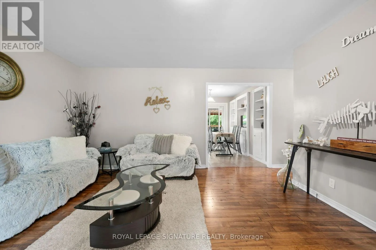 3 KAMPS CRESCENT