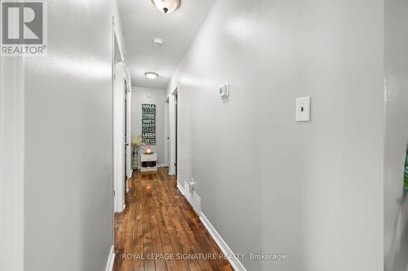 3 KAMPS CRESCENT