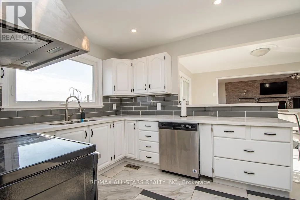 122 FENELON DRIVE
