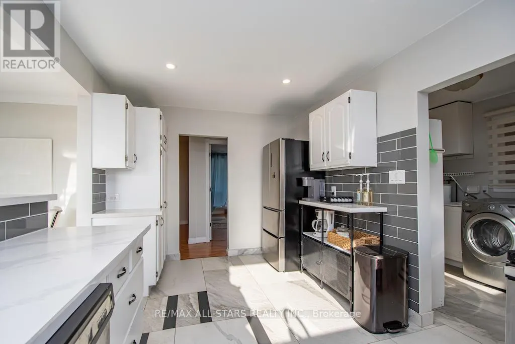 122 FENELON DRIVE