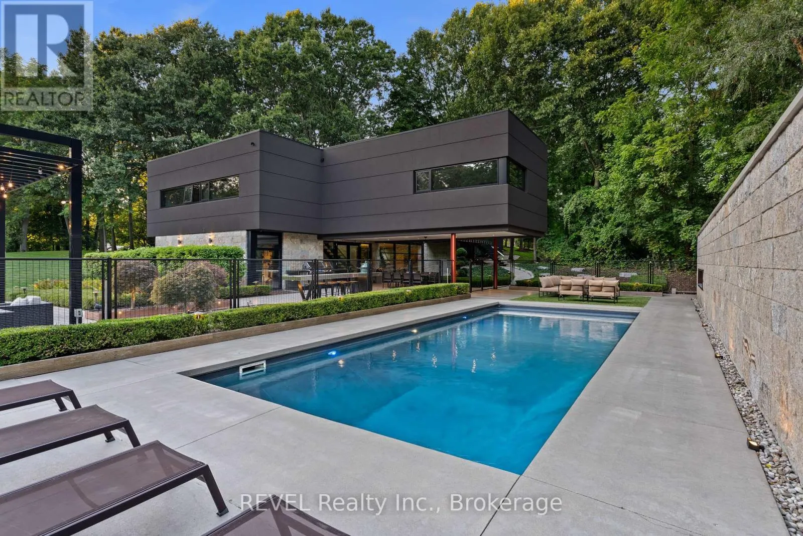 250 CANBORO ROAD