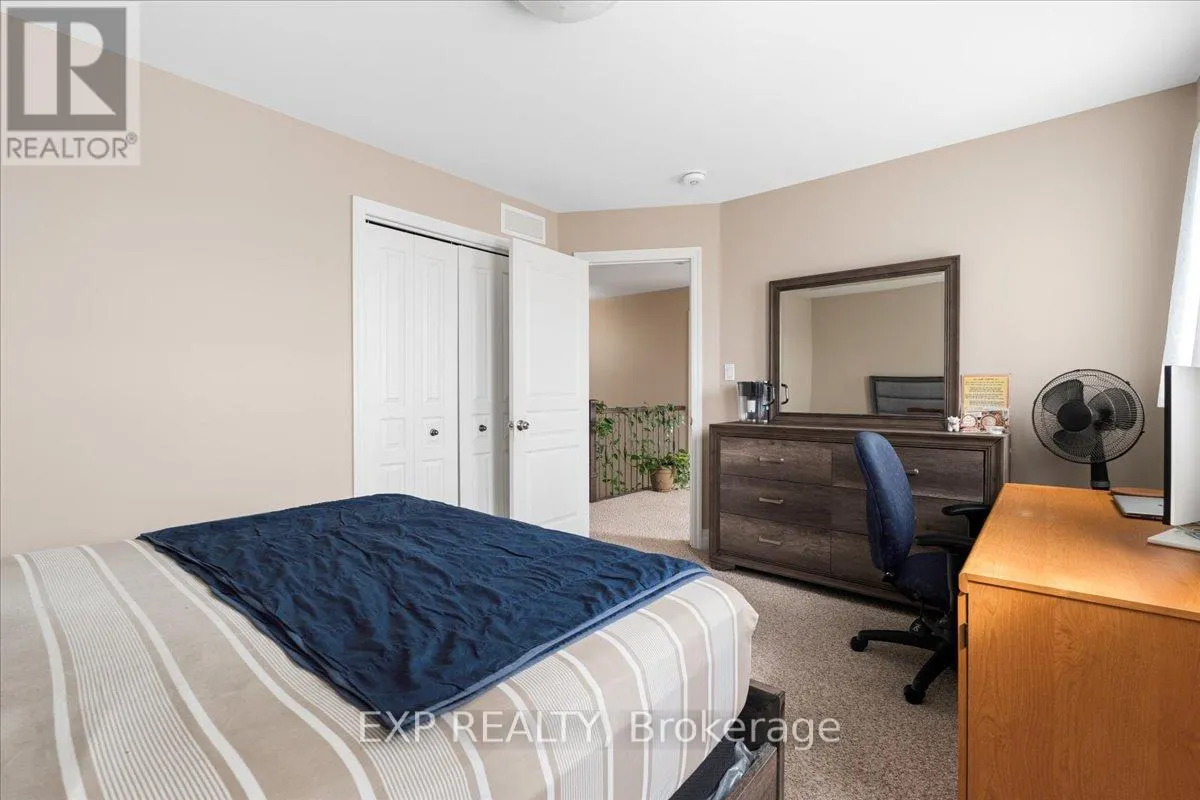 22 FARMINGTON CRESCENT