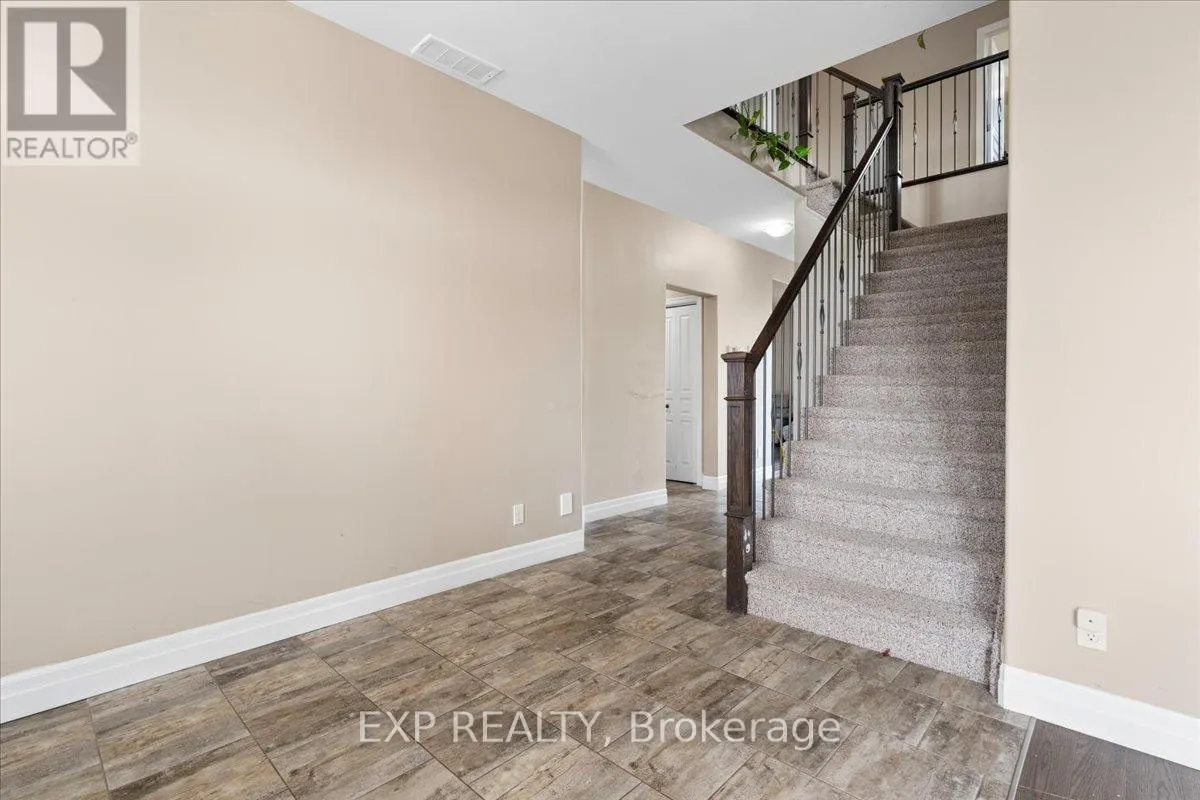 22 FARMINGTON CRESCENT