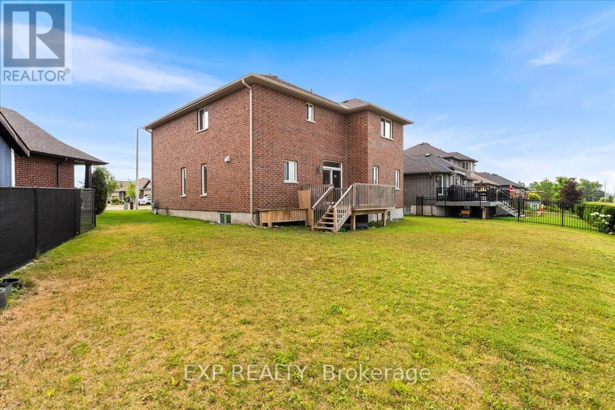 22 FARMINGTON CRESCENT