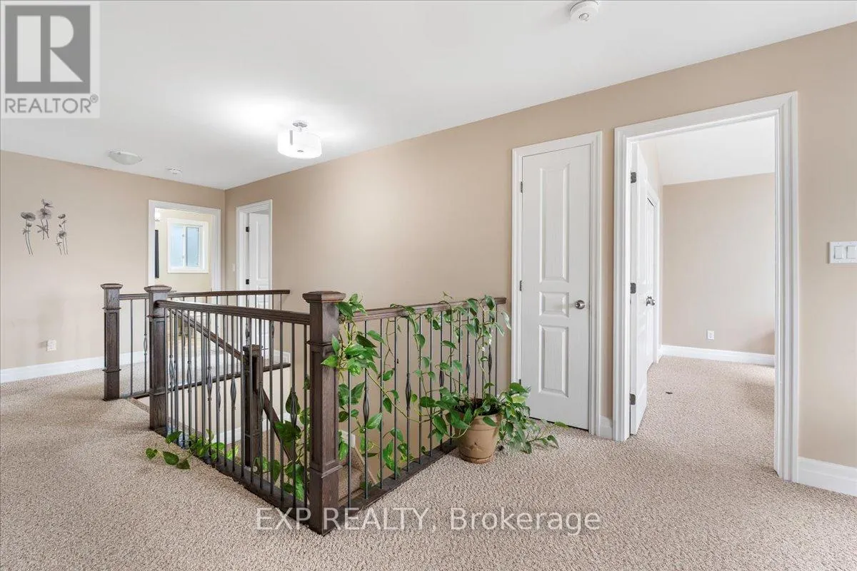 22 FARMINGTON CRESCENT