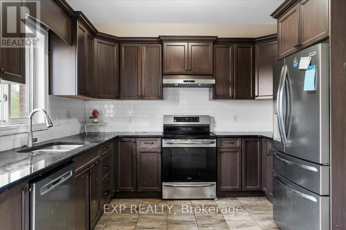 22 FARMINGTON CRESCENT