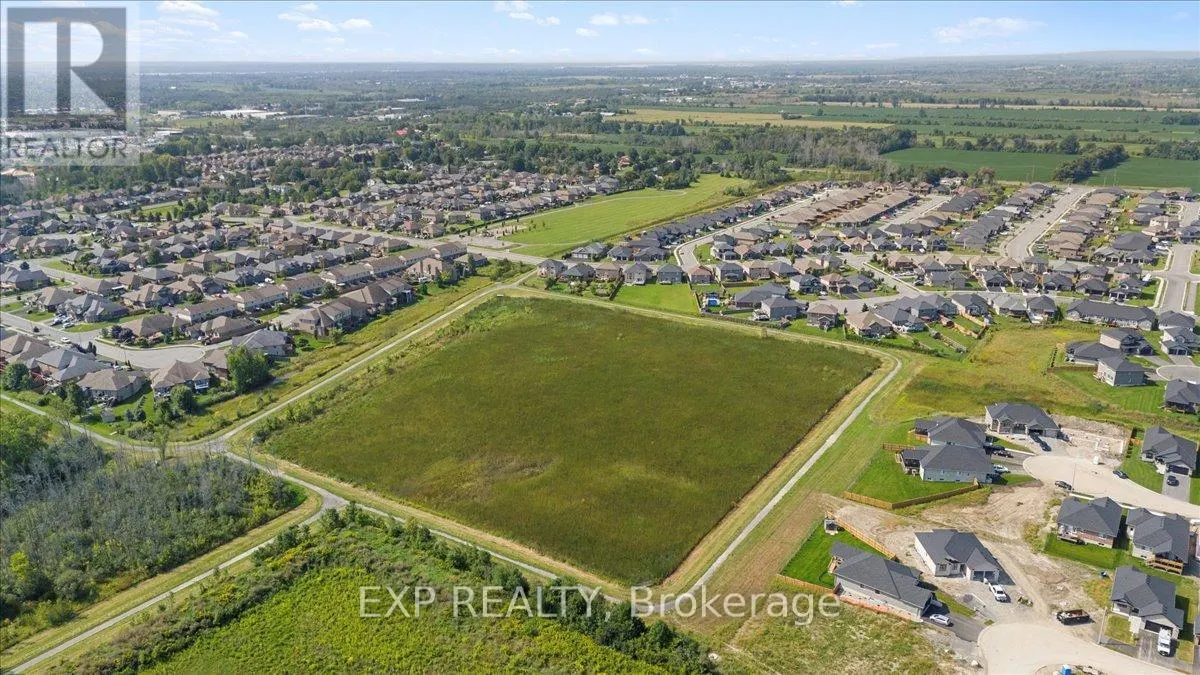 22 FARMINGTON CRESCENT