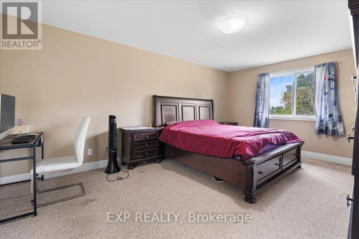 22 FARMINGTON CRESCENT