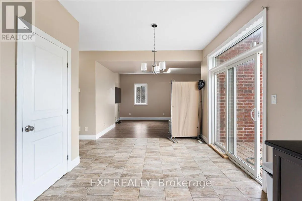 22 FARMINGTON CRESCENT