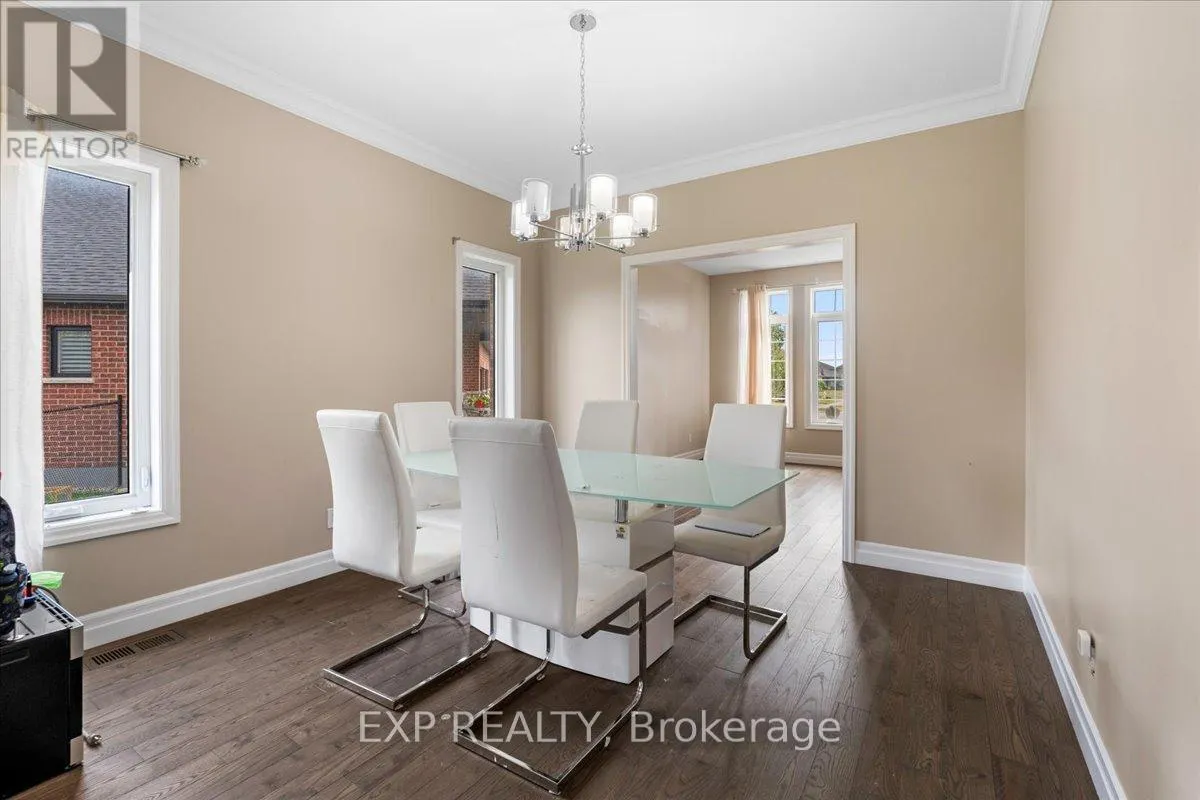 22 FARMINGTON CRESCENT