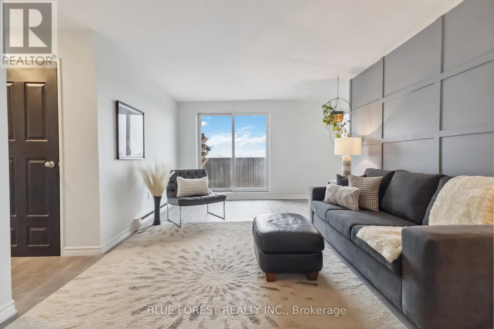 501 - 1100 JALNA BOULEVARD, #501