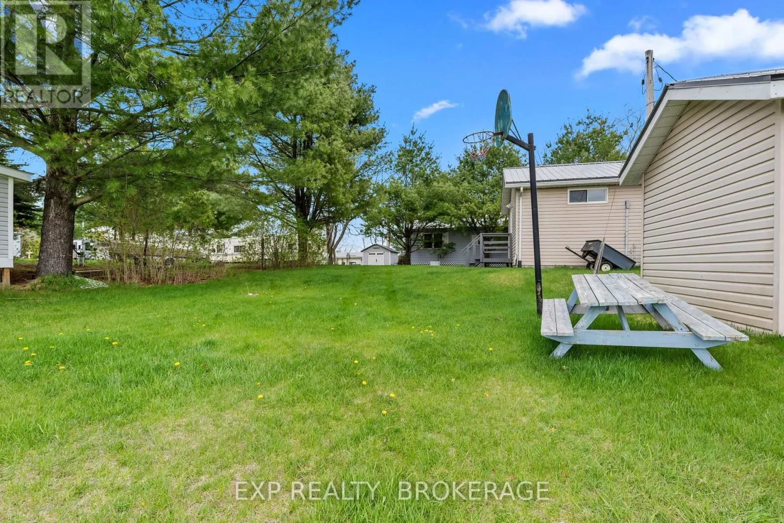 38 - 9 GLENFORD LANE, #38