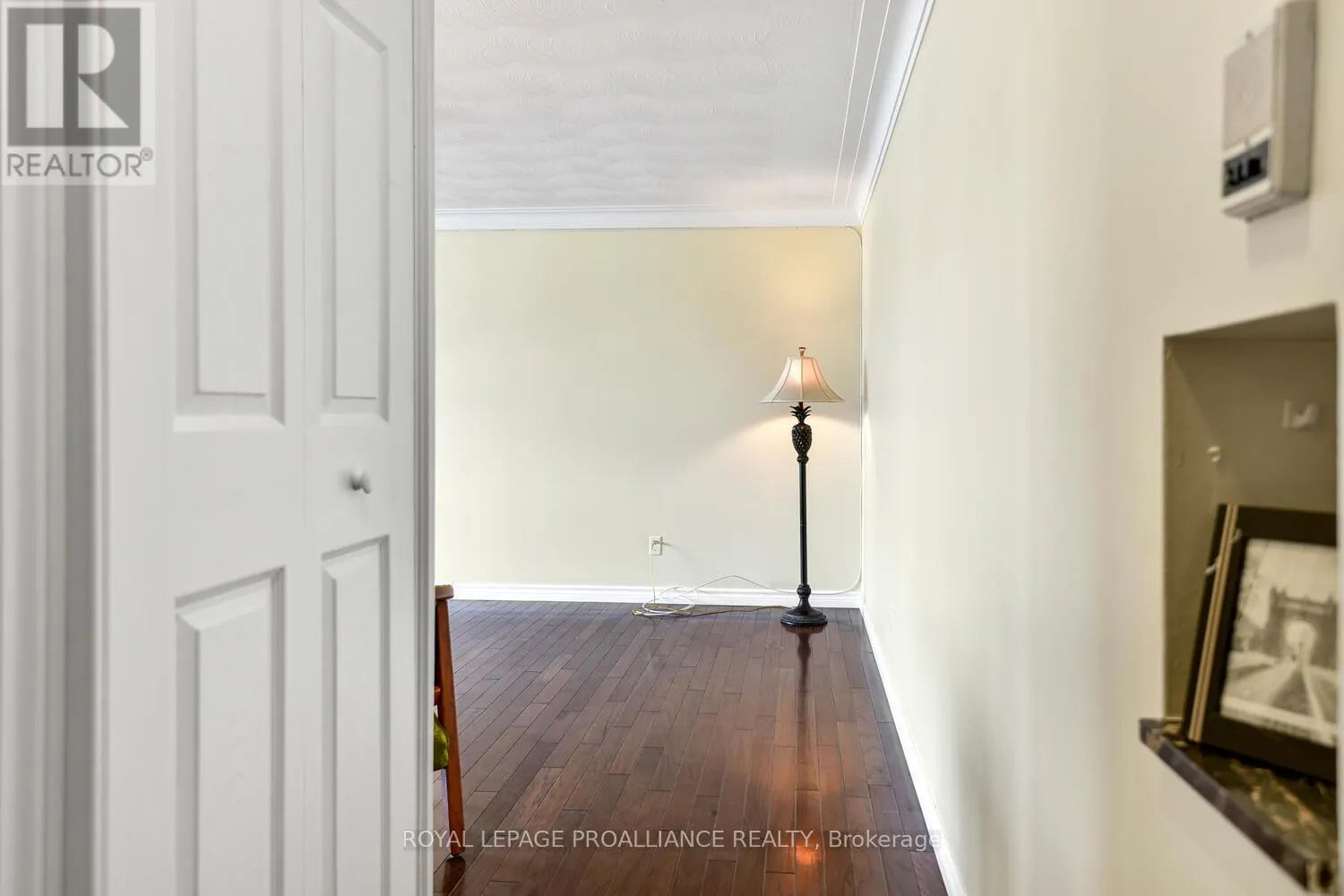 8 - 167 PEARL STREET E