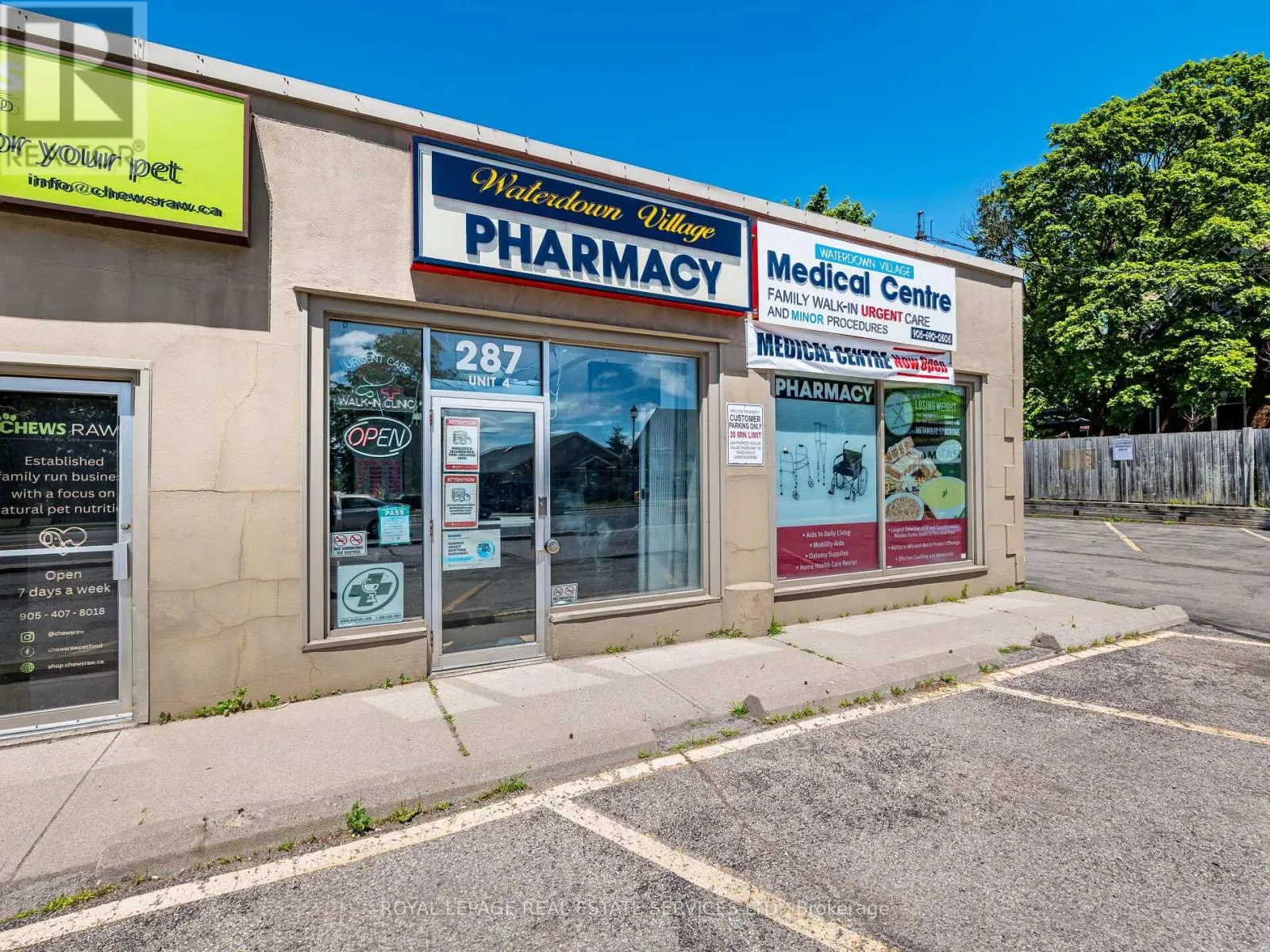 4 - 287 DUNDAS STREET E