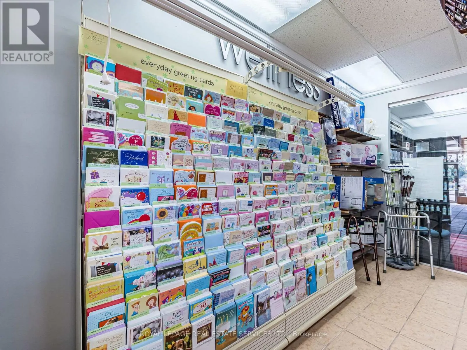 4 - 287 DUNDAS STREET E