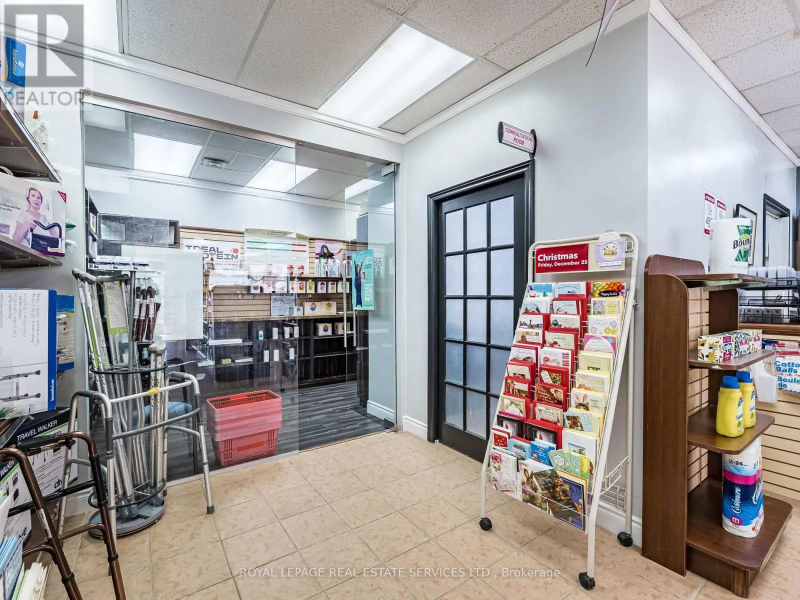 4 - 287 DUNDAS STREET E