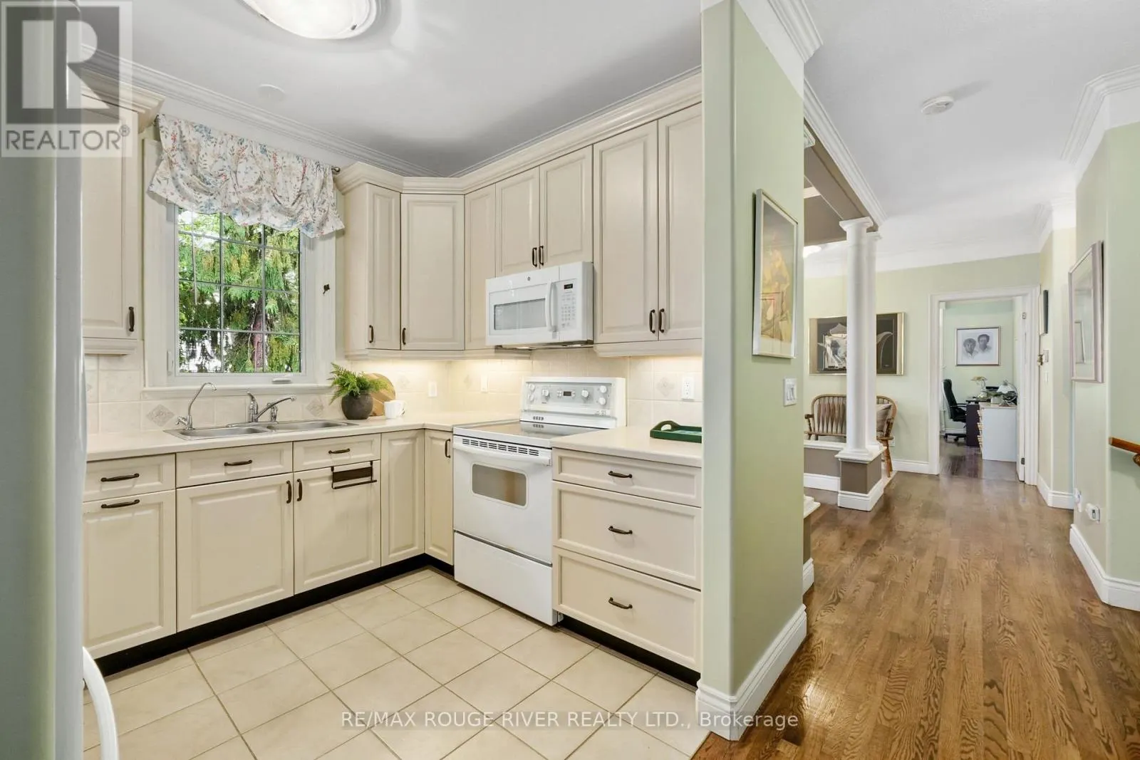 101 - 120 UNIVERSITY AVENUE E, #101