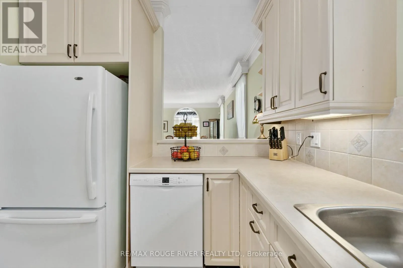 101 - 120 UNIVERSITY AVENUE E, #101