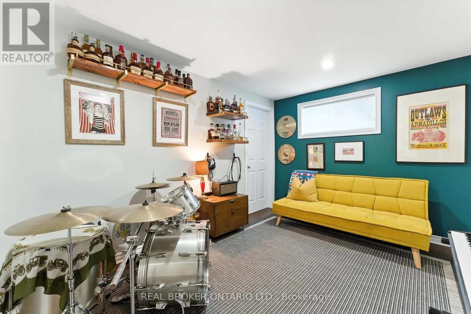 1768 COLEMAN CRESCENT