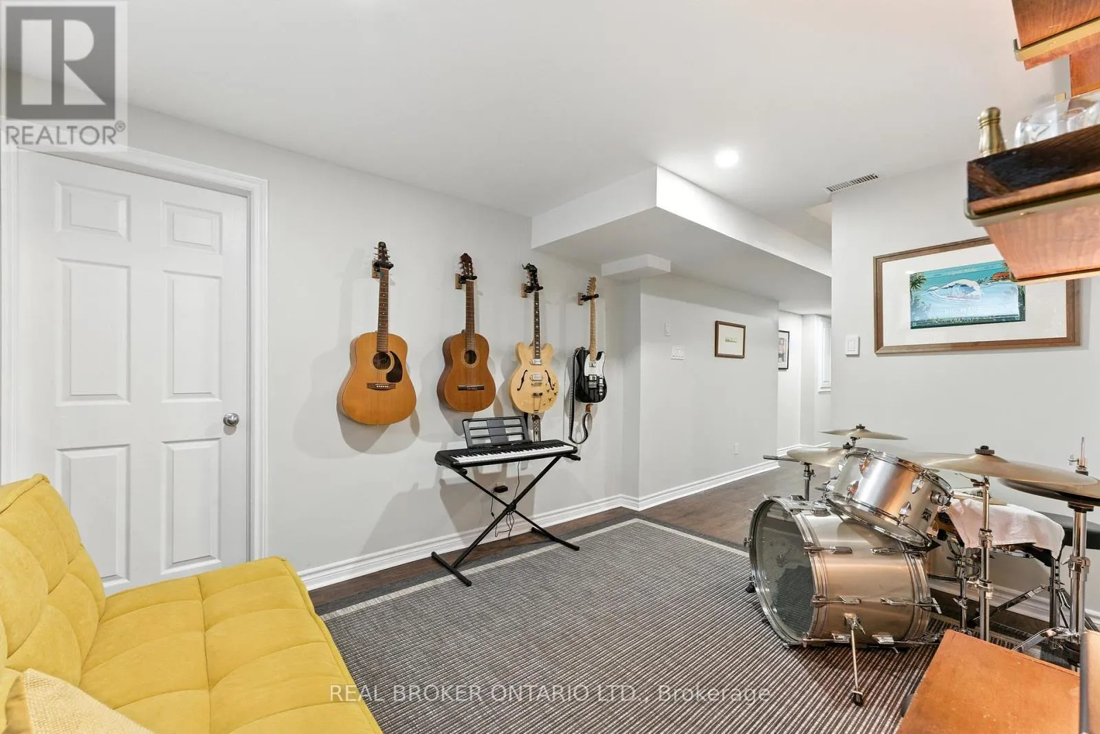 1768 COLEMAN CRESCENT