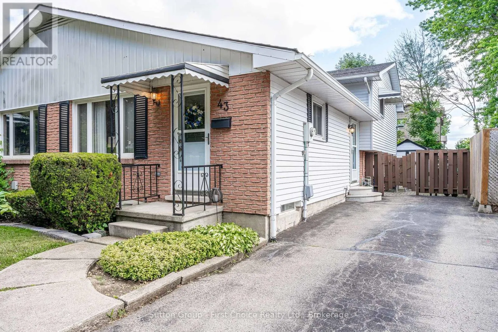43 WOOTON COURT