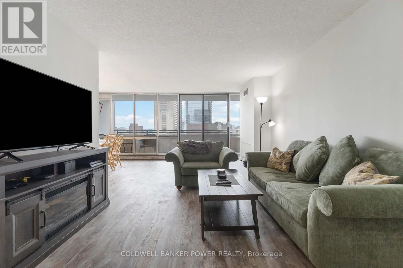 604 - 389 DUNDAS STREET, #604