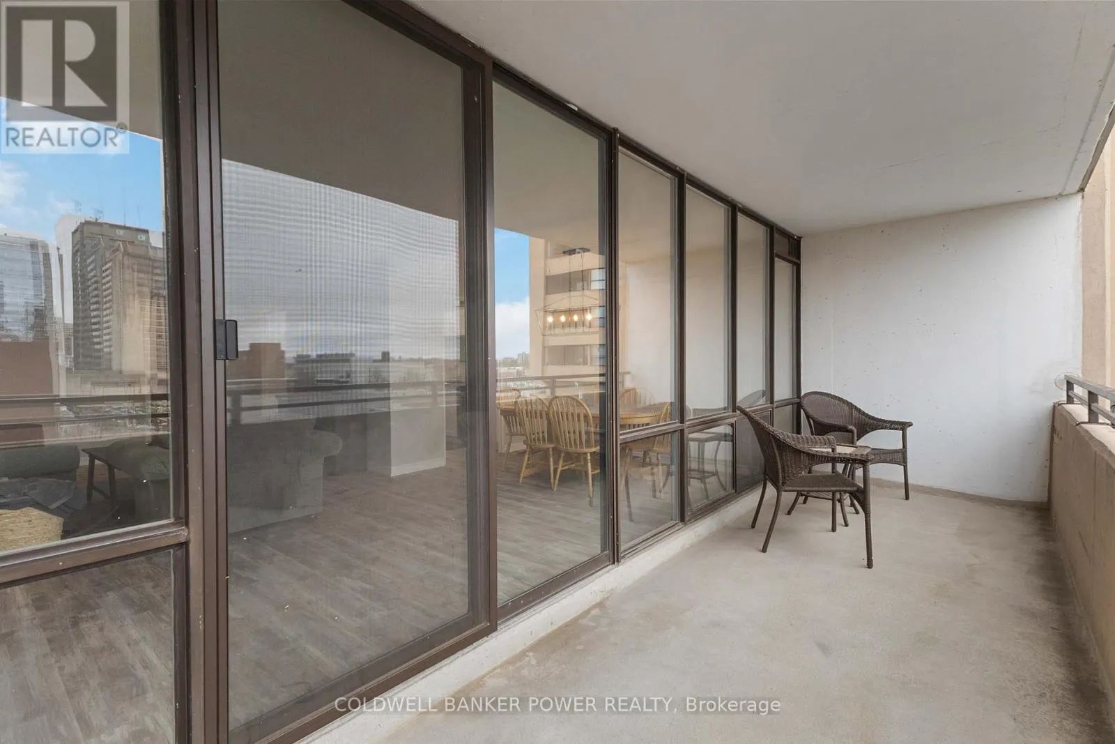 604 - 389 DUNDAS STREET, #604