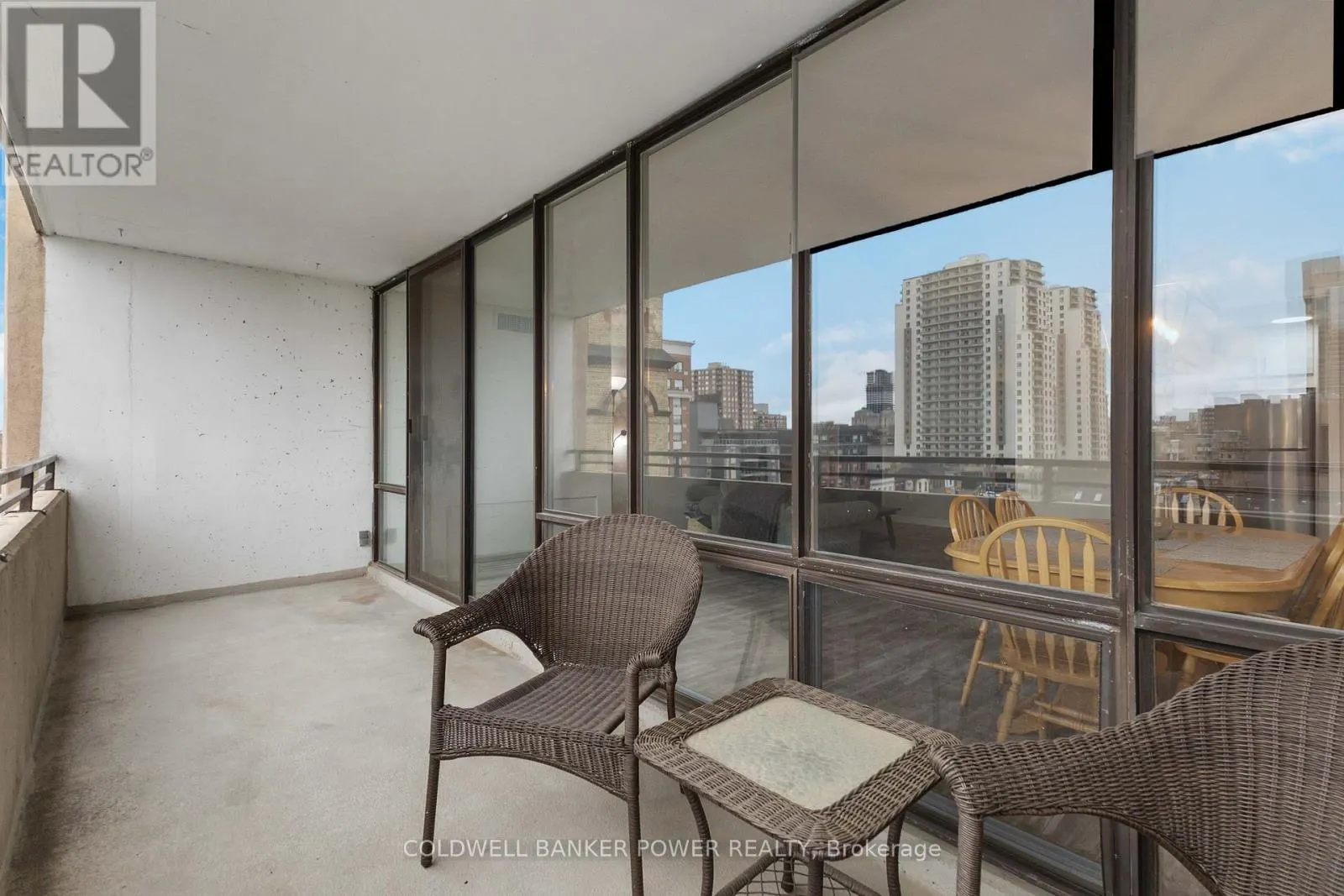 604 - 389 DUNDAS STREET, #604