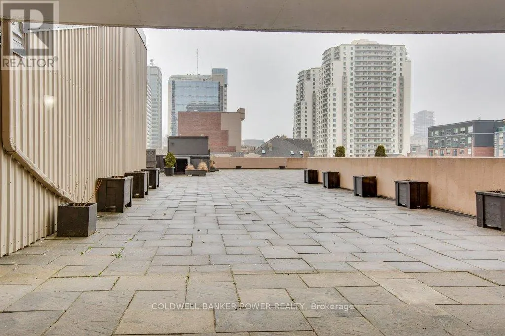 604 - 389 DUNDAS STREET, #604