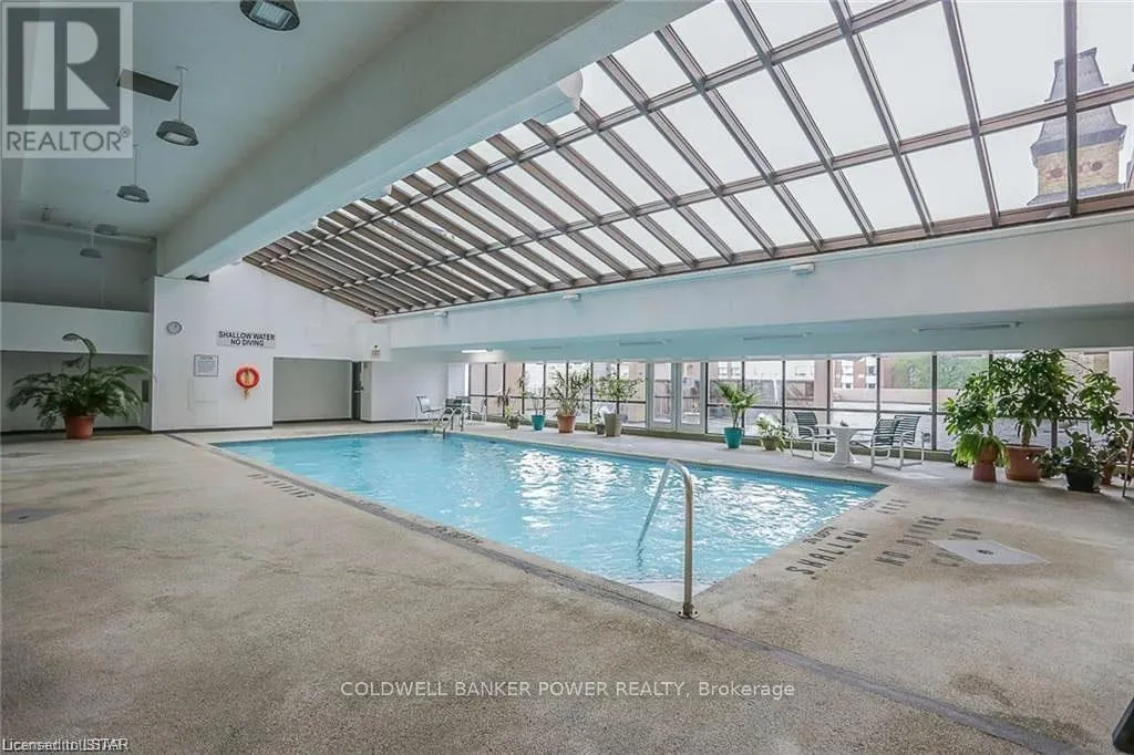 604 - 389 DUNDAS STREET, #604
