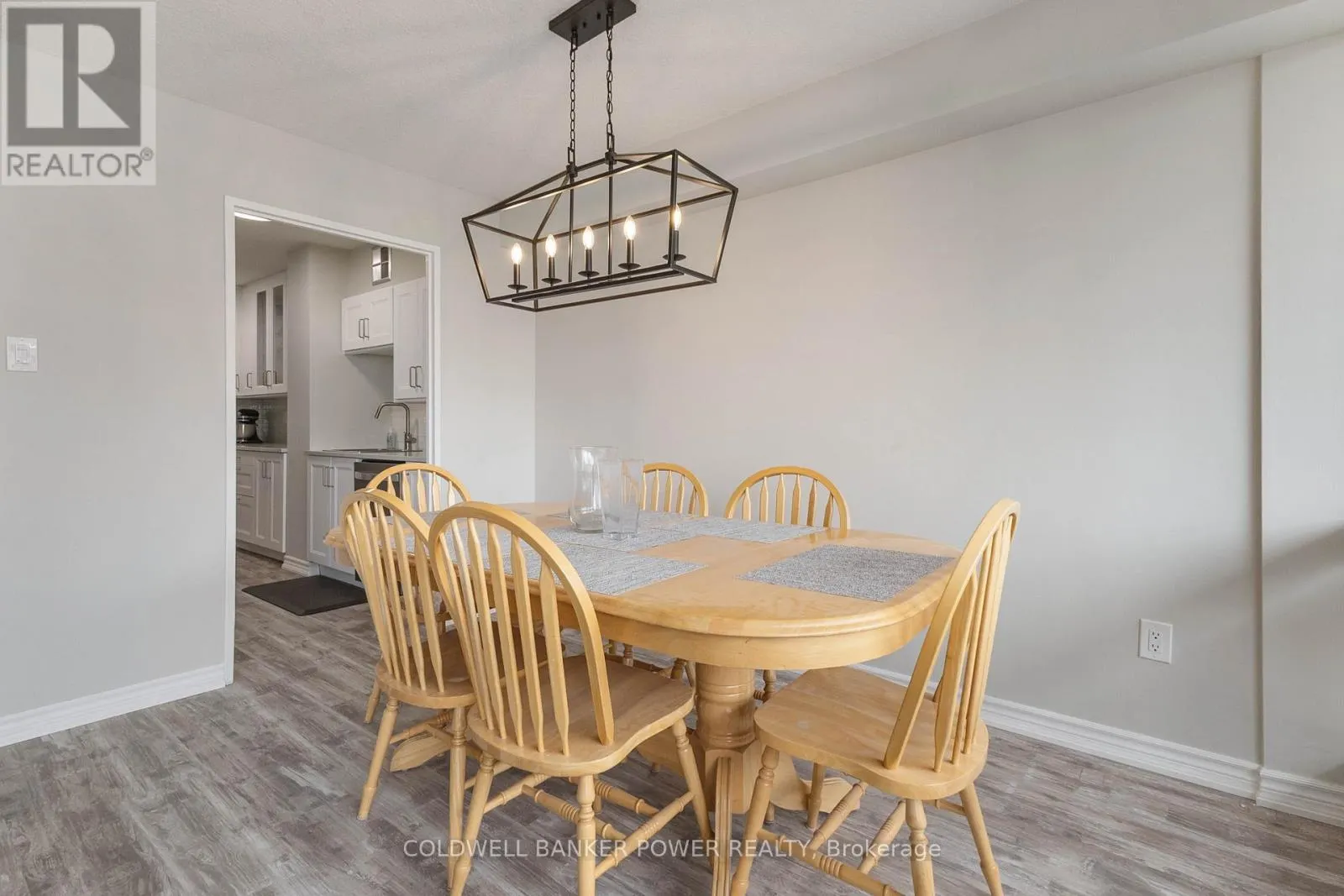 604 - 389 DUNDAS STREET, #604