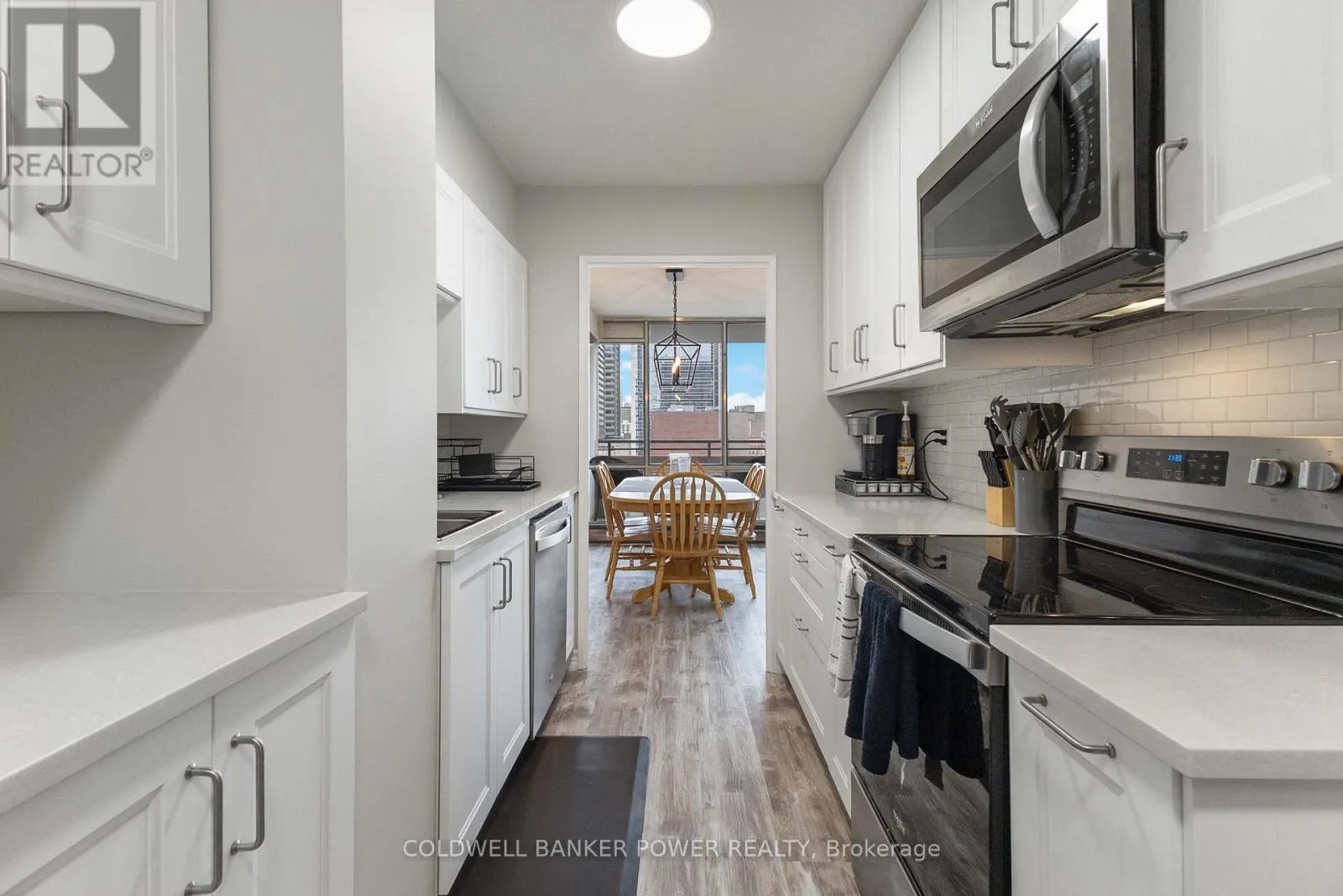 604 - 389 DUNDAS STREET, #604
