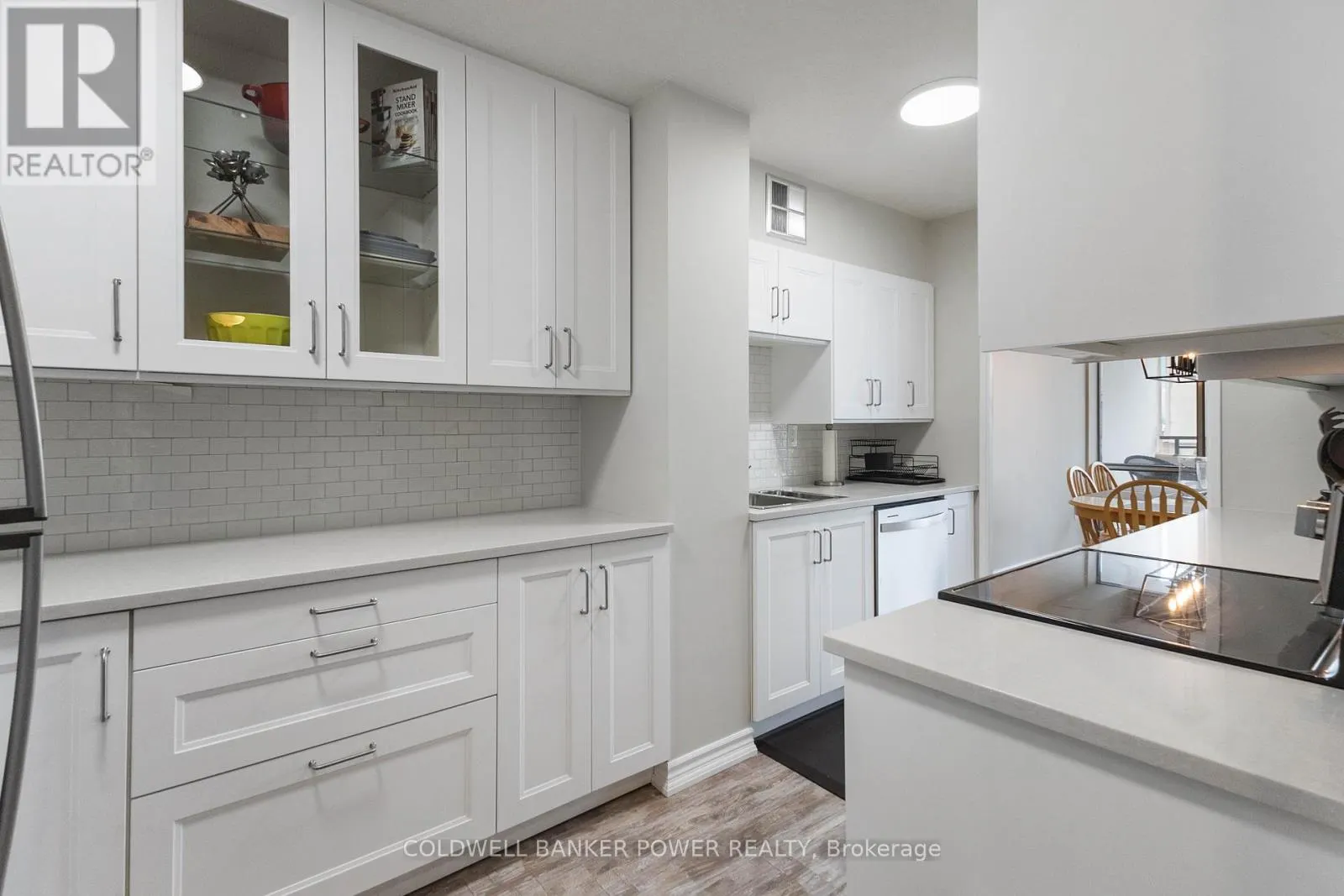 604 - 389 DUNDAS STREET, #604