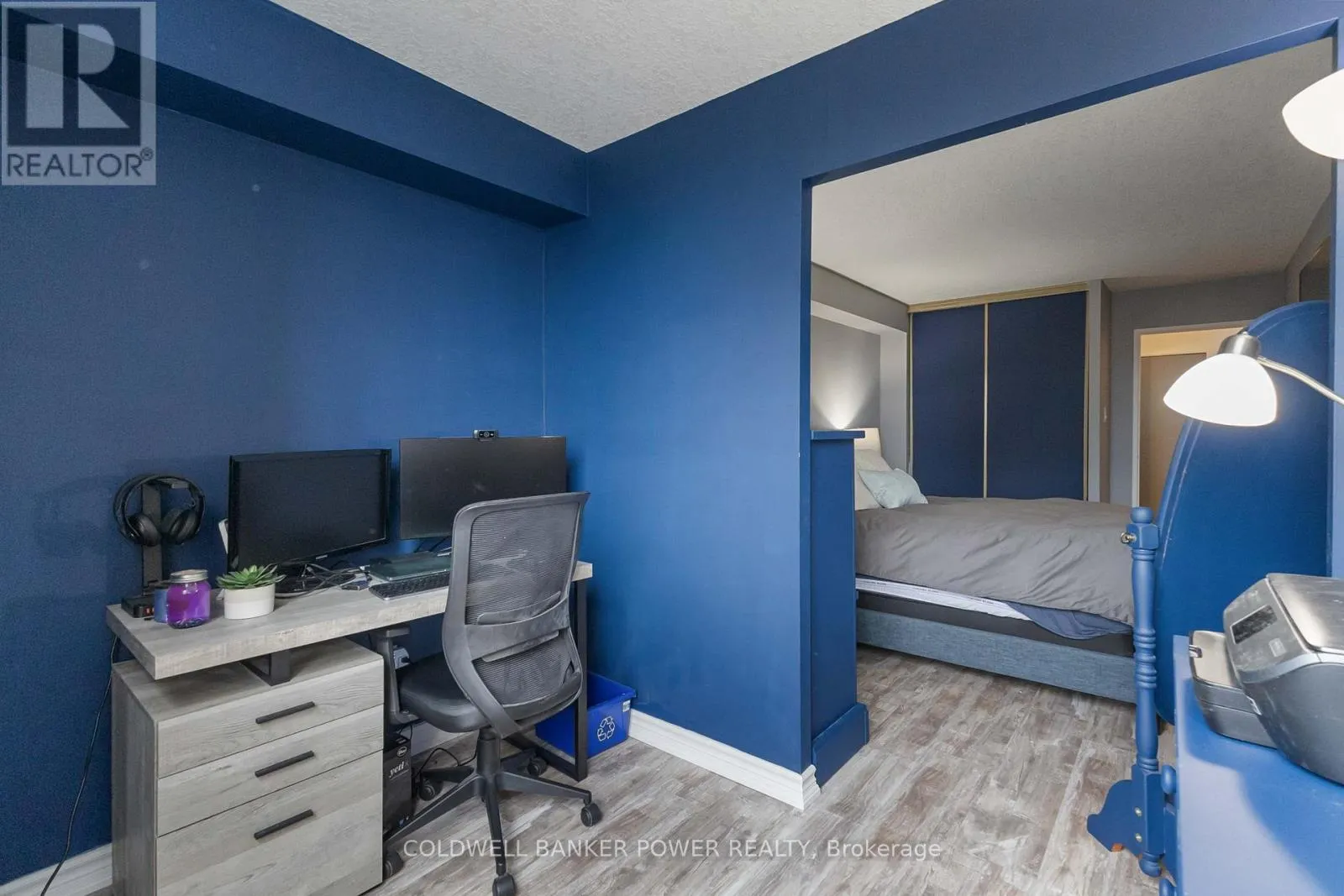 604 - 389 DUNDAS STREET, #604