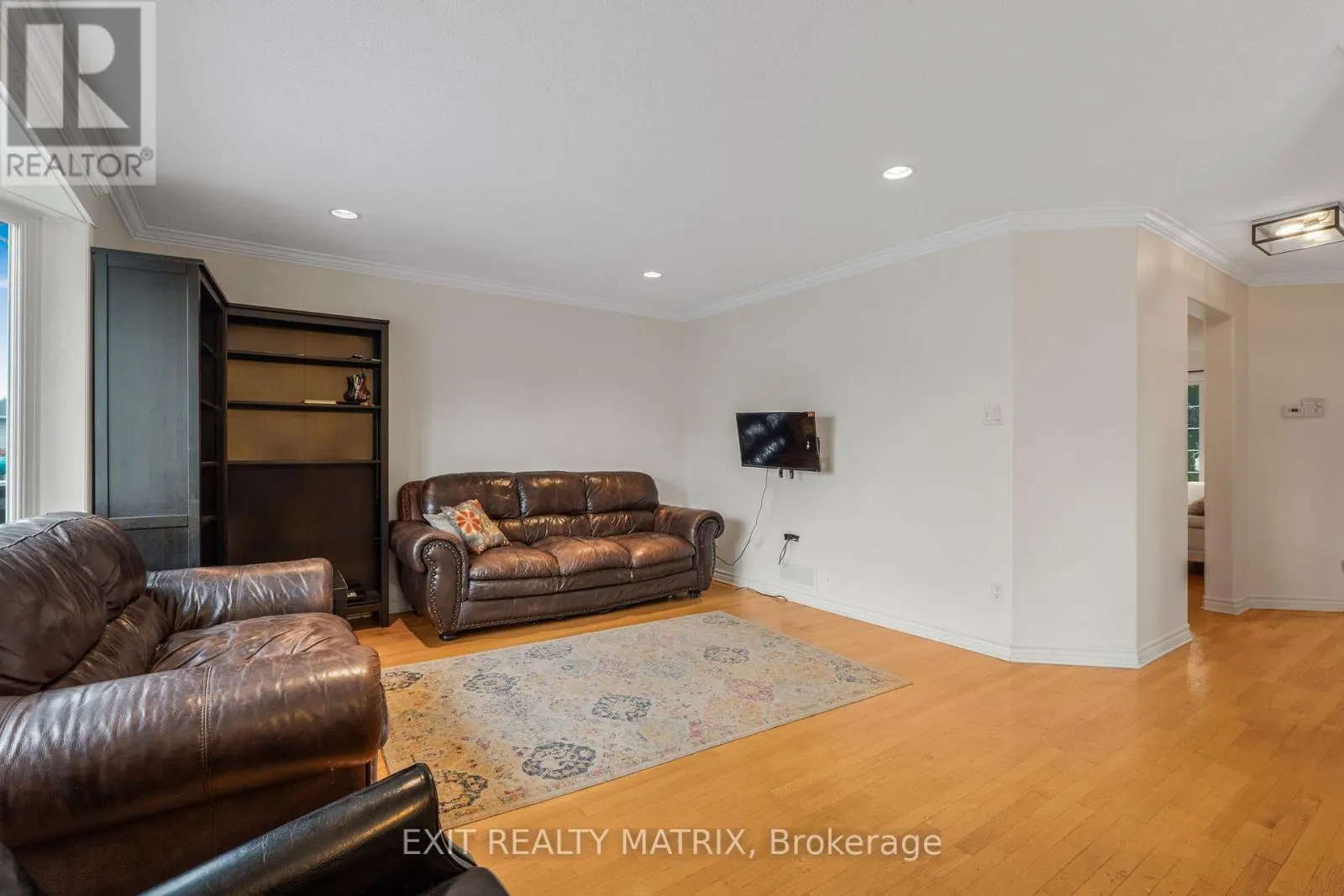 67 RENOIR DRIVE