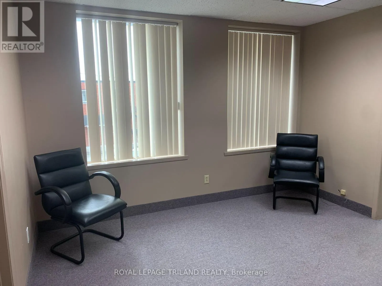 305 - 15 ST CATHARINE STREET, #305