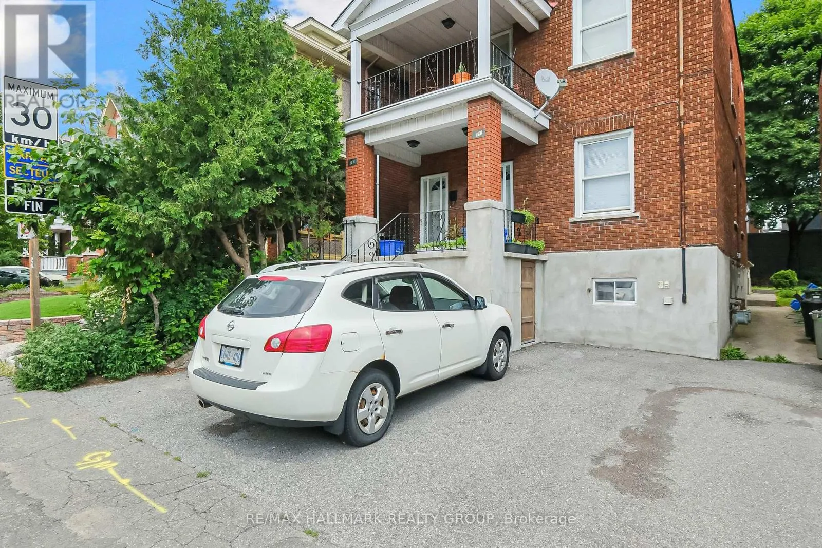 113/113 1/2 FAIRMONT AVENUE