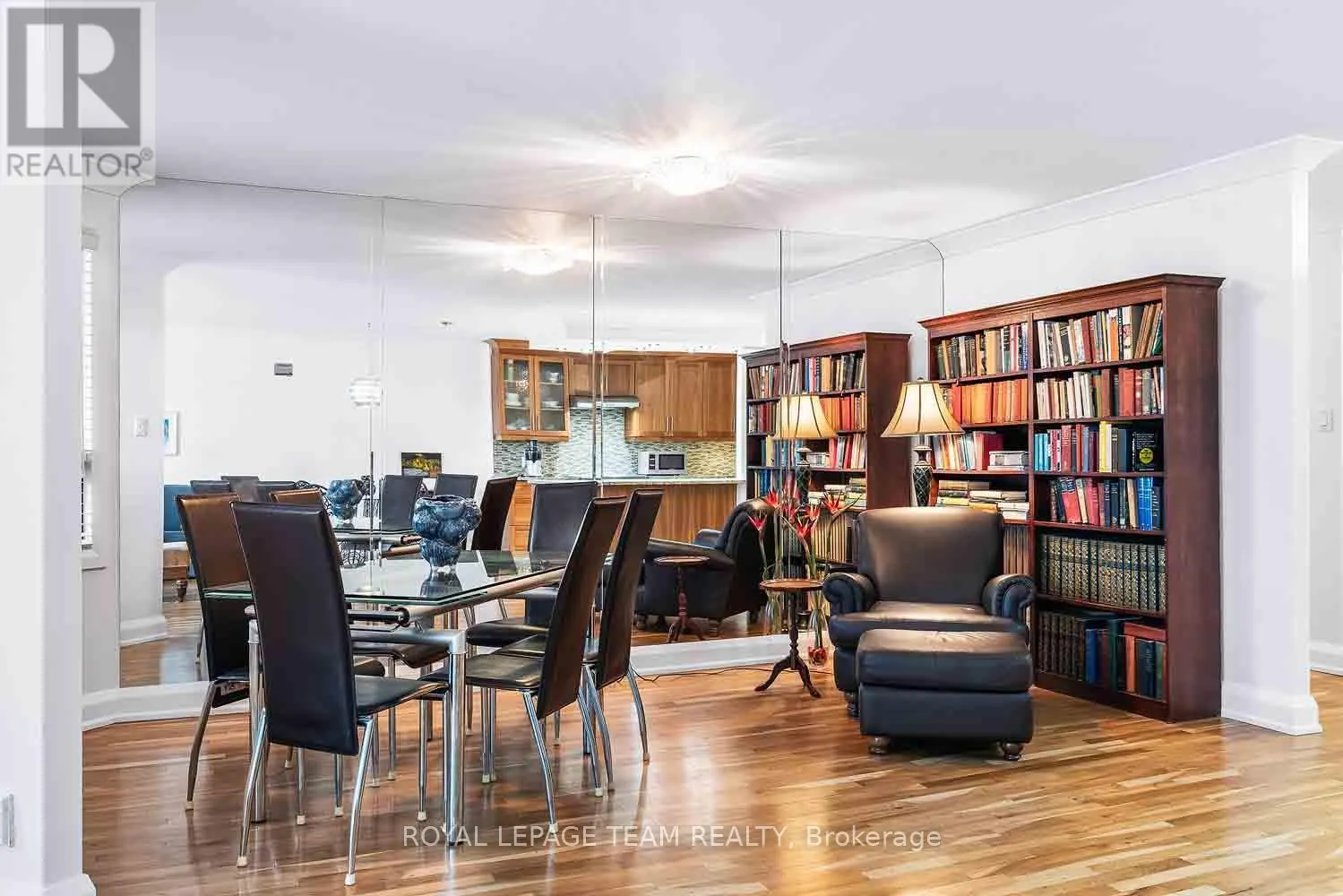 207 - 151 BAY STREET