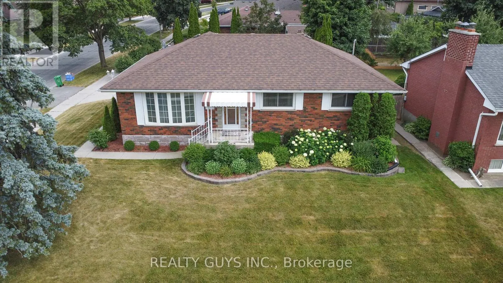 1066 GLEBEMOUNT CRESCENT