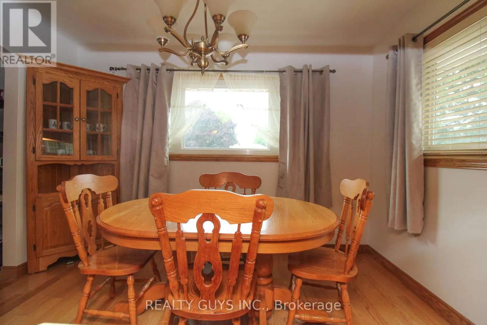 1066 GLEBEMOUNT CRESCENT