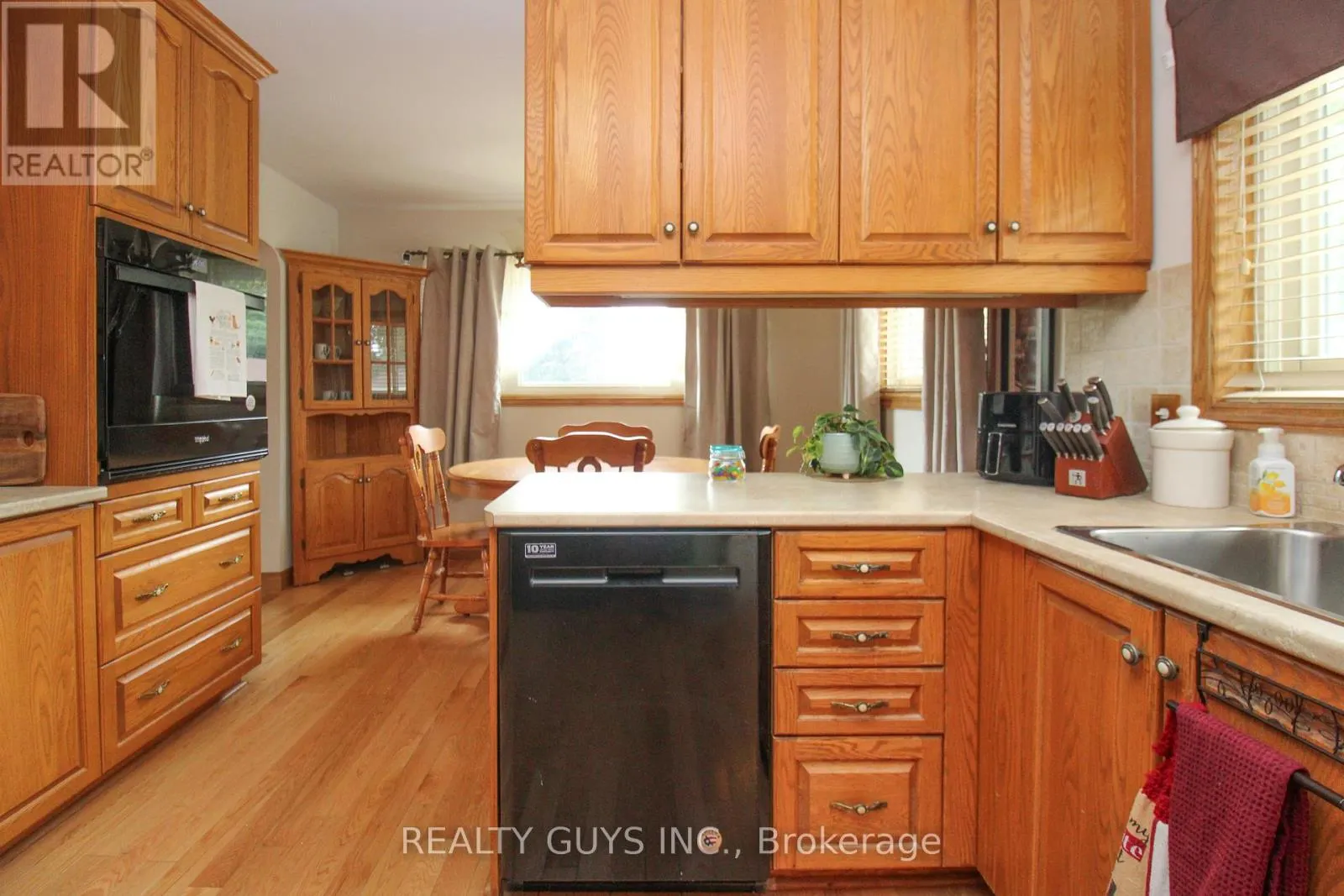 1066 GLEBEMOUNT CRESCENT